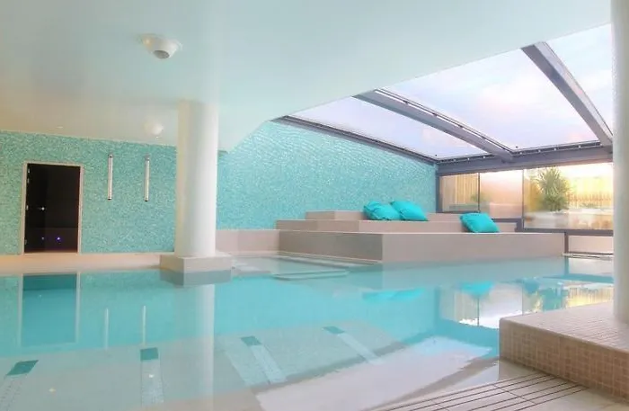 Les Quatre Vents Bed & Breakfast 4*